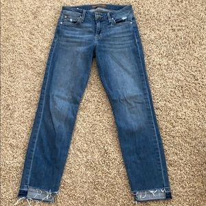 JOE’S mid rise skinny straight jean
